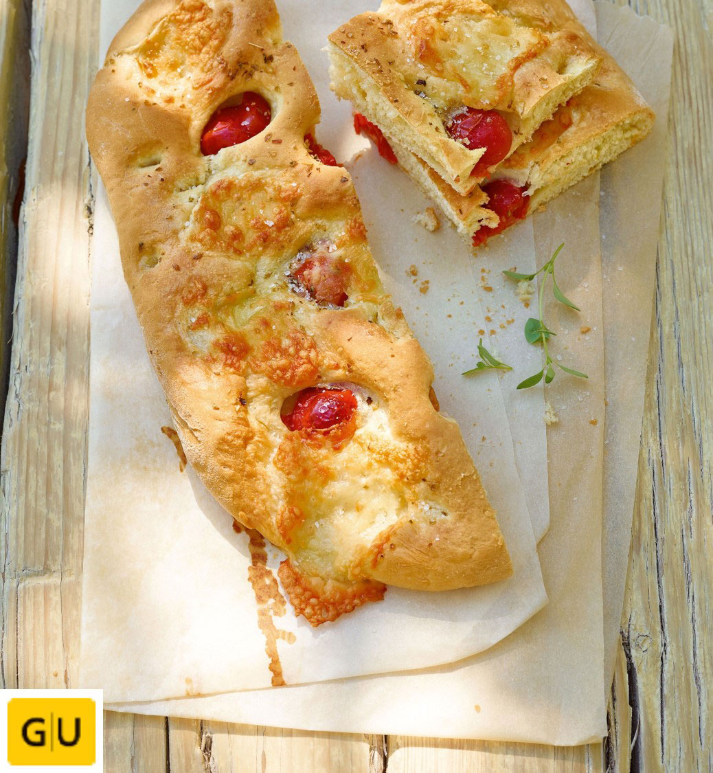 Focaccia so zemiakmi, cherry paradajkami a oreganom