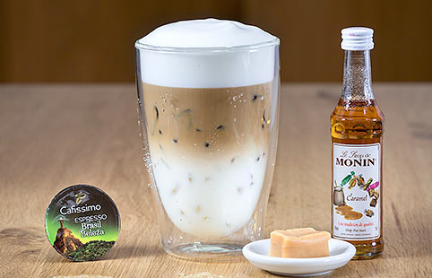 Ľadové karamelové latte macchiato