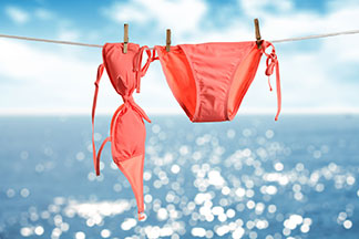 Pre všetky ženy, ktoré nechcú nosiť bikiny: spoločnosť Tchibo ponúka aj jednodielne plavky v módnom vyhotovení.
